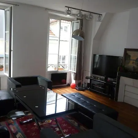 Beautiful 4 People Flat In Paris, Bastille Apartment